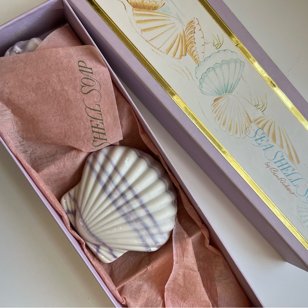 Decorative Sea Shell Soap by Ben Rickert - Vintage - Purple + White Shells 2/3**